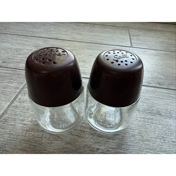 Vintage Federal Housewares Glass Salt & Pepper Shakers Brown Top - Picture 1 of 5